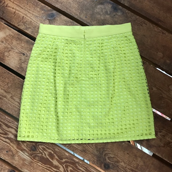 Like new Ann Taylor loft skirt - Picture 2 of 5